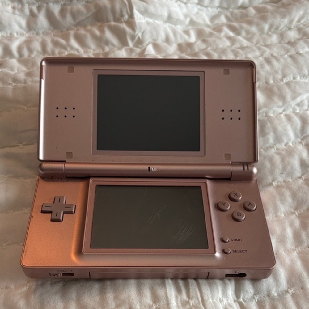 Nintendo DS Lite - Rose Gold RSA Secured game player and charger